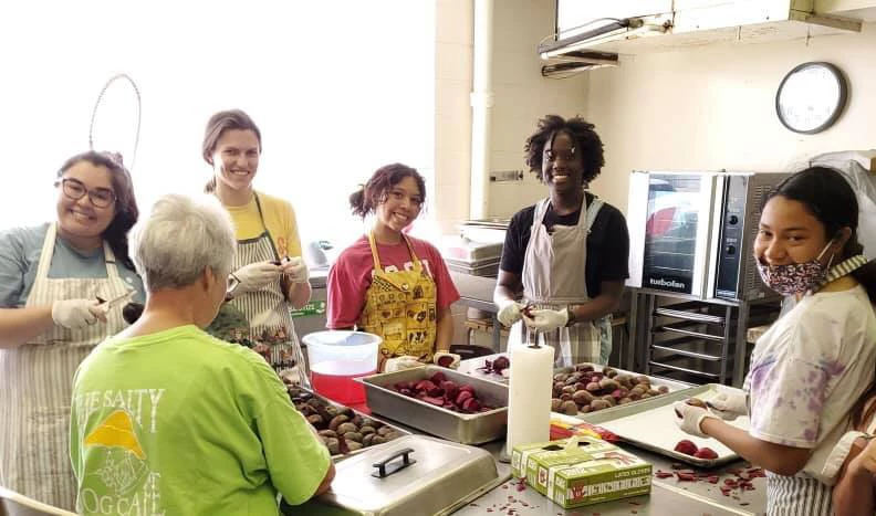 El Reno Mobile Meals volunteers prepare meals for homebound older adults.